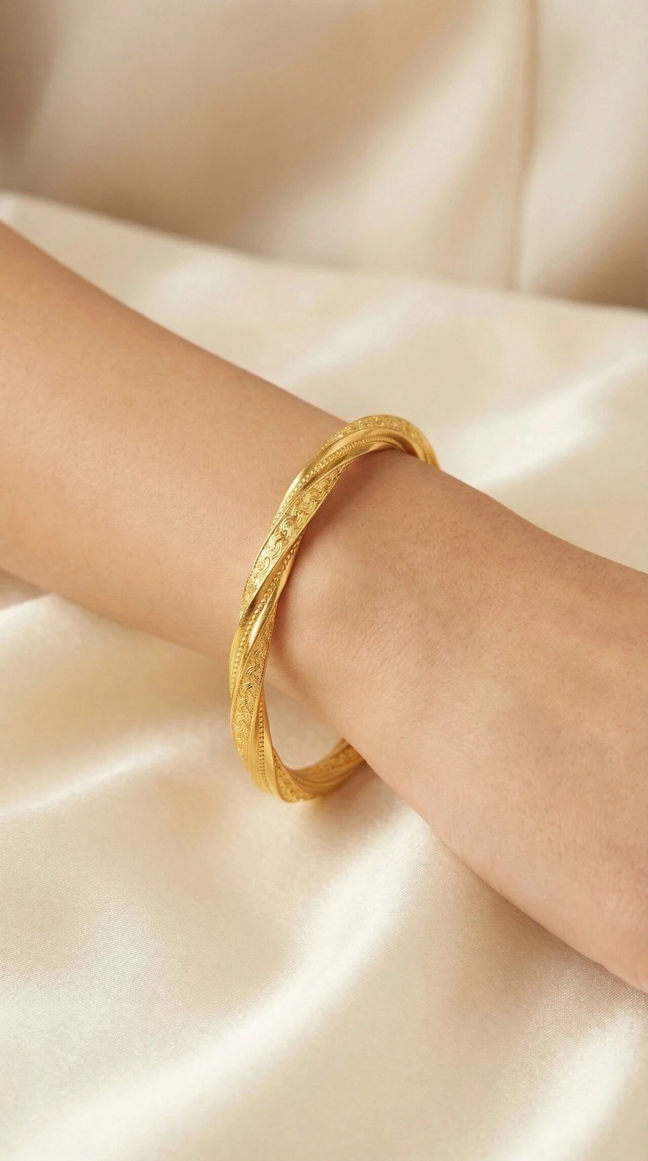 足金绞丝缠枝纹手镯(图4)